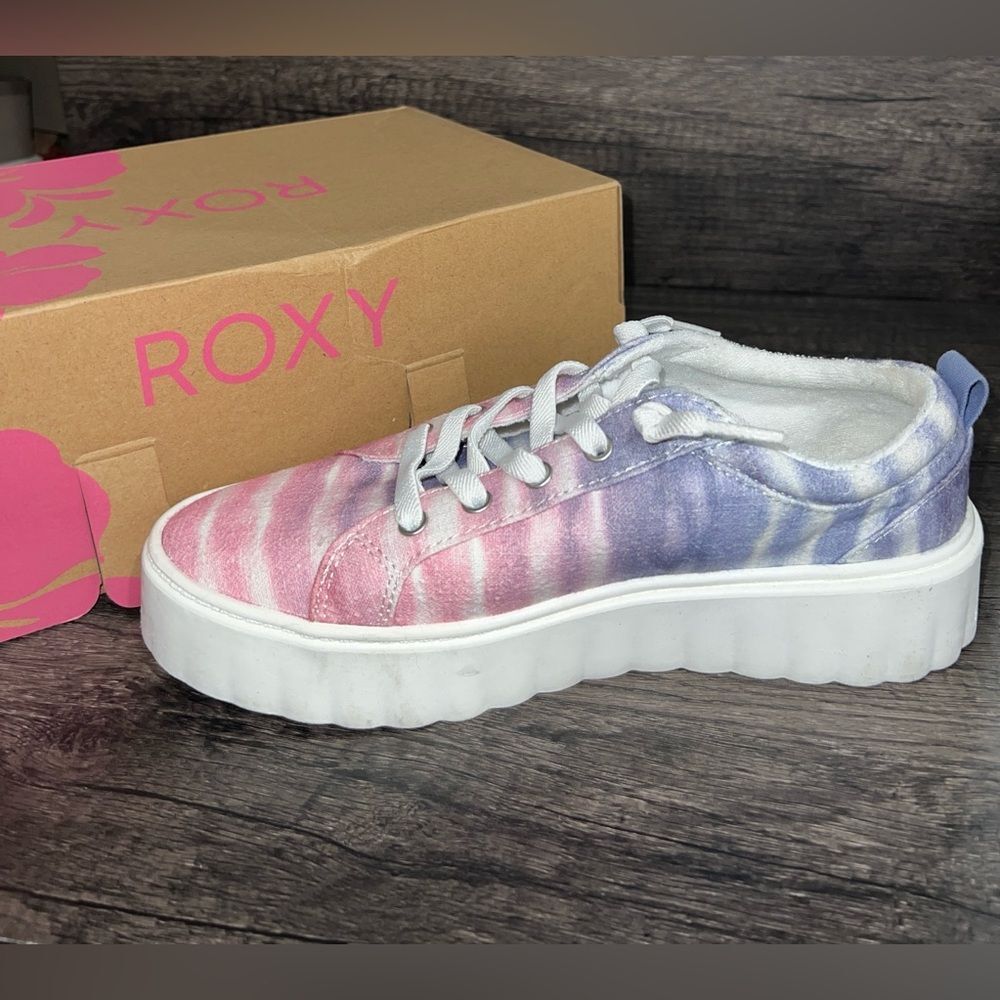 Roxy Sheilahh Women’s Size 7.5 Tie Dye Platform Lace Up Sneaker New In Box
